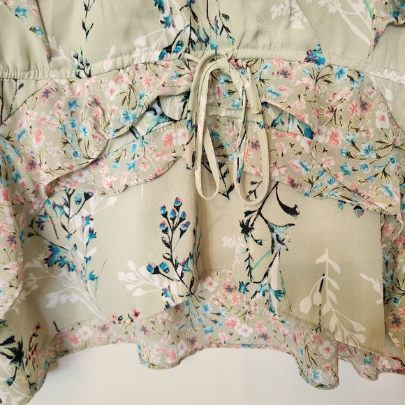 Soho New York & Company size large floral blouse - Picture 3 of 5